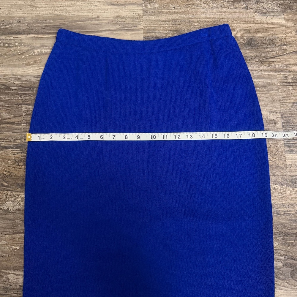 St. John Women’s Blue Knit Skirt Suit Embellished Jacket With Gold Accents Sz 12 - Picture 11 of 12